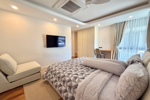 Condo in Phuket, Thailand, 2 bedrooms  № 173421 - photo 20