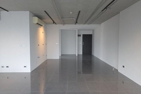 Кондоминиум с 2 спальнями в Ваттхане, Бангкок, Таиланд № 137999 - фото 2