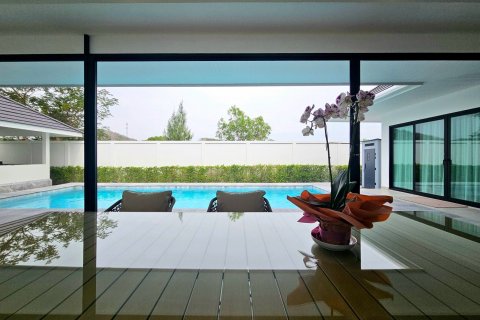 Villa in Hua Hin, Thailand 3 bedrooms № 168983 - photo 28