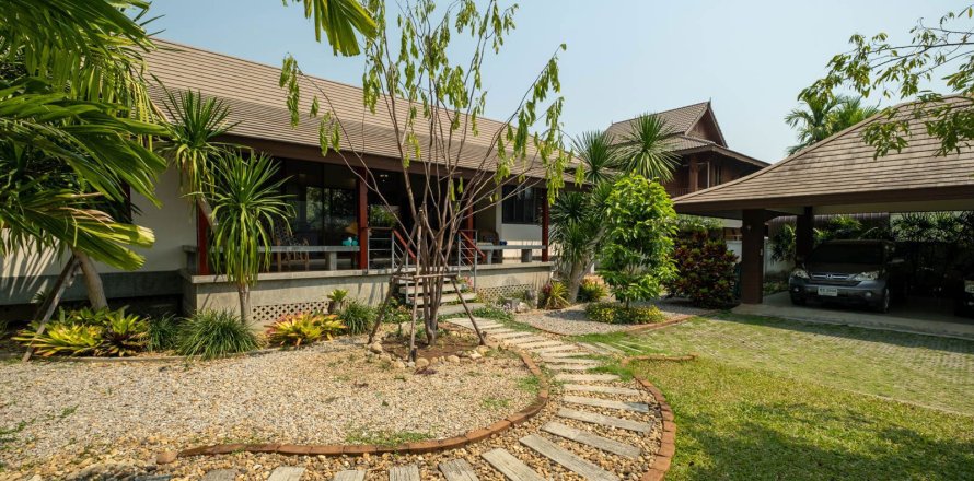 House in Chiang Mai, Thailand 3 bedrooms № 155391