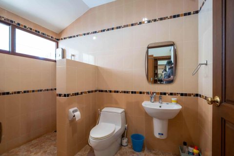 House in Chiang Mai, Thailand 3 bedrooms № 155391 - photo 20