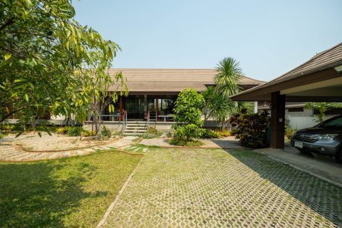 House in Chiang Mai, Thailand 3 bedrooms № 155391 - photo 5