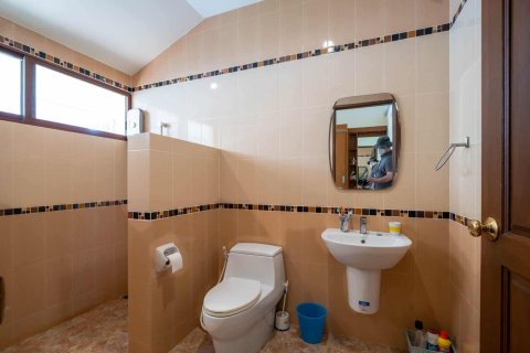 House in Chiang Mai, Thailand 3 bedrooms № 155391 - photo 20