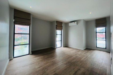 Villa in Chiang Mai, Thailand 5 bedrooms № 155387 - photo 15