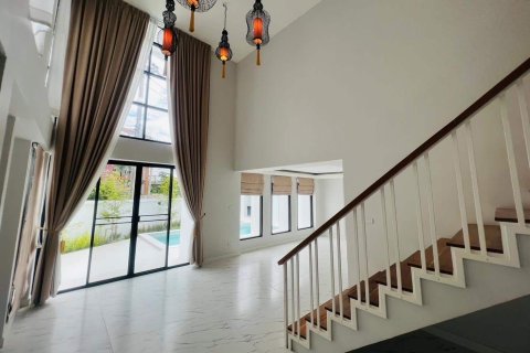 Villa in Chiang Mai, Thailand 5 bedrooms № 155387 - photo 10