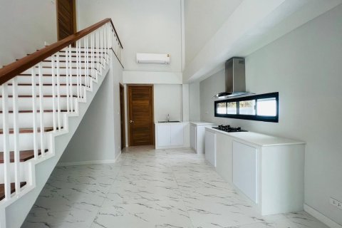 Villa in Chiang Mai, Thailand 5 bedrooms № 155387 - photo 9