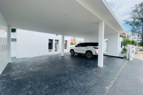 Villa in Chiang Mai, Thailand 5 bedrooms № 155387 - photo 7