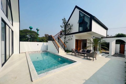 Villa in Chiang Mai, Thailand 3 bedrooms № 155388 - photo 2