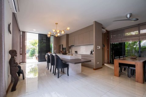 Villa in Chiang Mai, Thailand 5 bedrooms № 155392 - photo 10