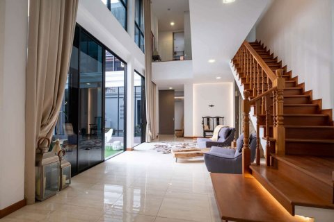 Villa in Chiang Mai, Thailand 5 bedrooms № 155392 - photo 8