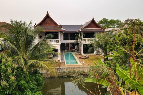 Villa in Chiang Mai, Thailand 5 bedrooms № 155392