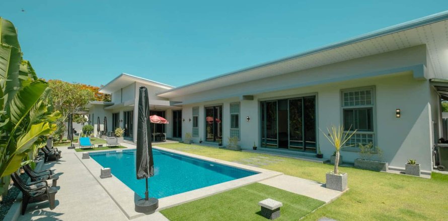 Villa in Chiang Mai, Thailand 4 bedrooms № 155390