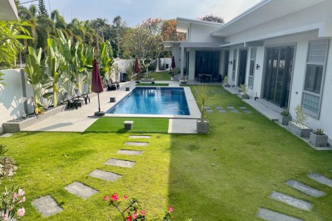 Villa in Chiang Mai, Thailand 4 bedrooms № 155390 - photo 2