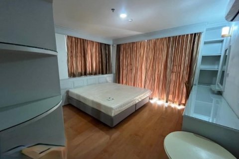 Condo in Bangkok, Thailand, 2 bedrooms № 157725 - photo 9