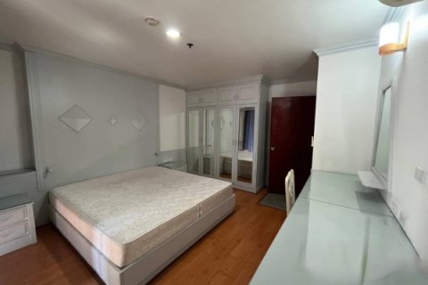 Condo in Bangkok, Thailand, 2 bedrooms № 157725 - photo 13