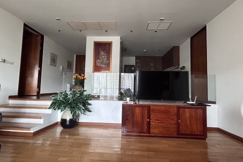 Condo in Bangkok, Thailand, 2 bedrooms № 157727 - photo 29