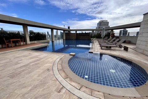 Condo in Bangkok, Thailand, 2 bedrooms № 157727 - photo 24