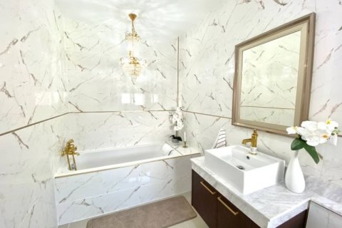 House in Pattaya, Thailand 5 bedrooms № 157728 - photo 14