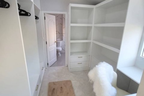 House in Pattaya, Thailand 5 bedrooms № 157728 - photo 11