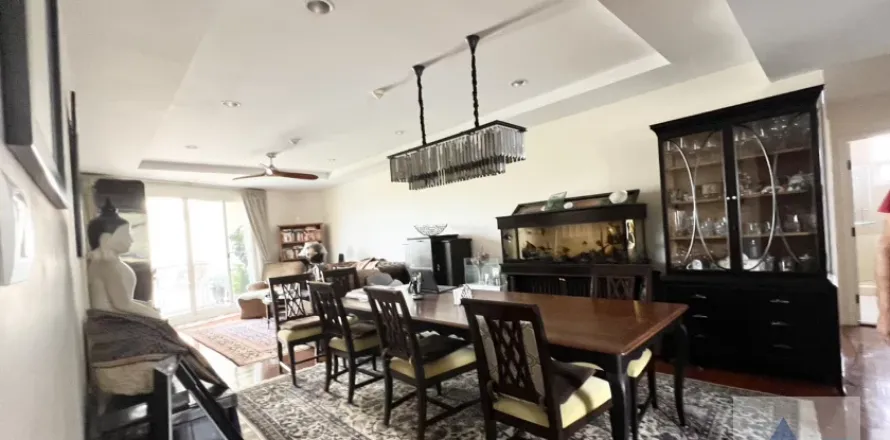 Condominio de 3 dormitorios en Sathon, Bangkok, Tailandia № 214466