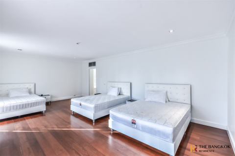 Condo in Bangkok, Thailand, 3 bedrooms  № 185782 - photo 4