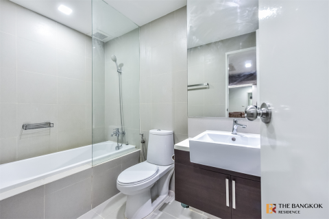 Condo in Bangkok, Thailand, 2 bedrooms  № 188062