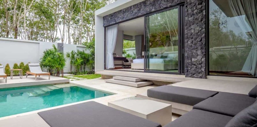 Villa in Phuket, Thailand 3 bedrooms № 166465