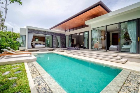 Villa in Phuket, Thailand 3 bedrooms № 166465 - photo 3