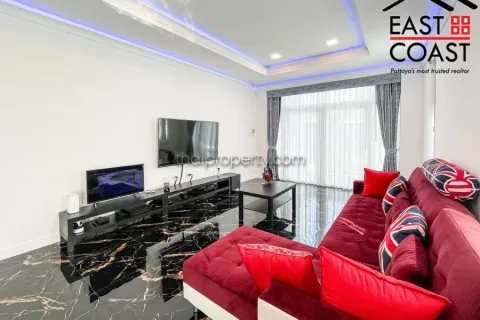 Casa de 4 dormitorios en Pattaya, Tailandia № 213128 - foto 3