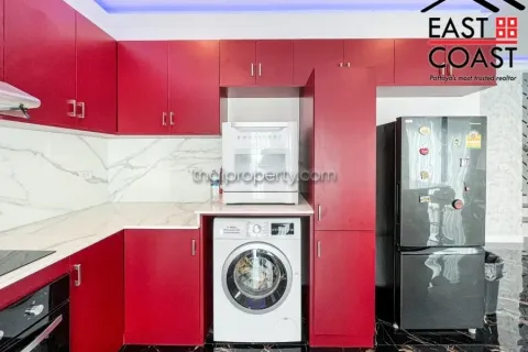 Casa de 4 dormitorios en Pattaya, Tailandia № 213128 - foto 17