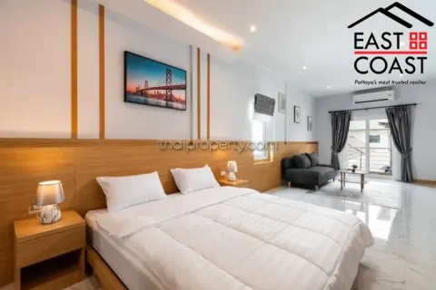 Casa de 4 dormitorios en Pattaya, Tailandia № 213124 - foto 12
