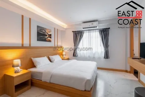 Casa de 4 dormitorios en Pattaya, Tailandia № 213124 - foto 17