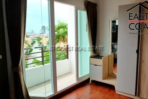 Casa de 4 dormitorios en Pattaya, Tailandia № 213127 - foto 6