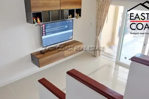 House in Pattaya, Thailand 4 bedrooms № 213127