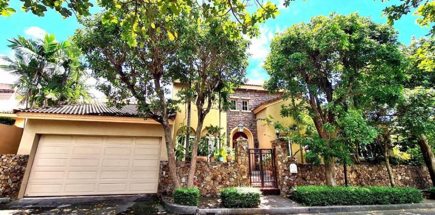 Вилла в Паттайе, Таиланд с 3 спальнями  № 144789