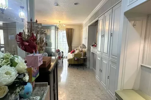 Кондоминиум с 2 спальнями в Патхум Ване, Бангкок, Таиланд № 146002 - фото 5