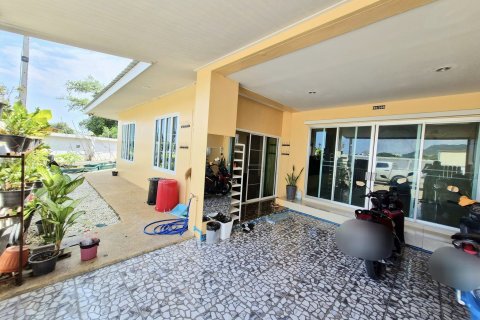 Townhouse in Hua Hin, Thailand 5 bedrooms № 146001 - photo 27