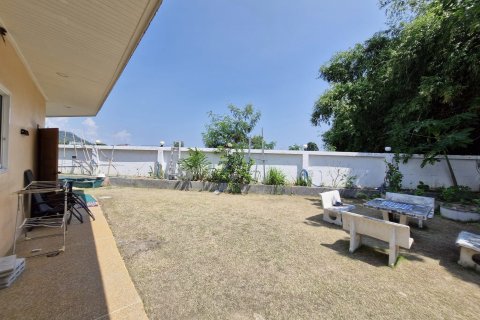 Townhouse in Hua Hin, Thailand 5 bedrooms № 146001 - photo 6