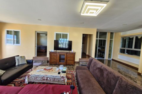 Townhouse in Hua Hin, Thailand 5 bedrooms № 146001 - photo 2