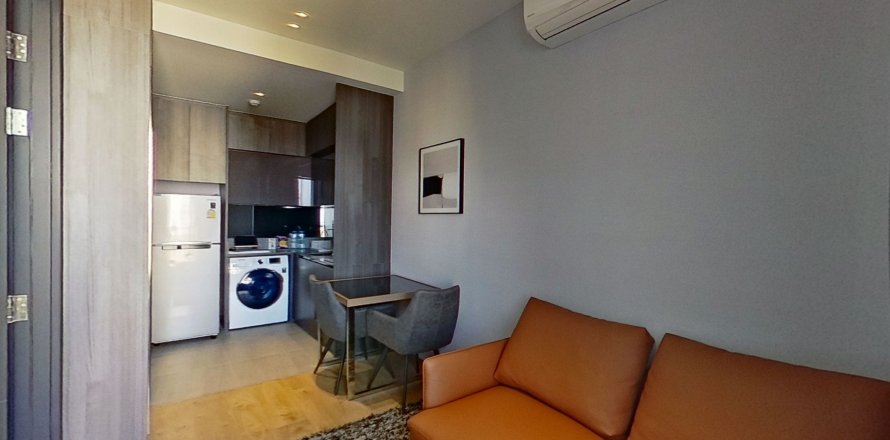 Студия в кондо в Ваттхане, Бангкок, Таиланд № 137168