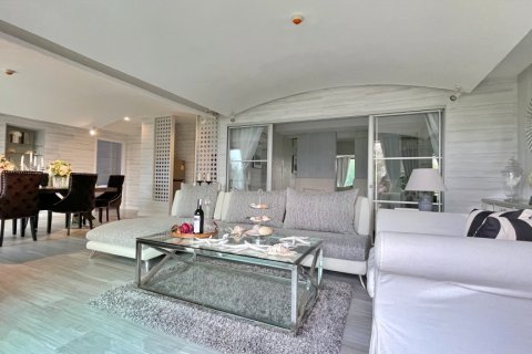 Condo in Hua Hin, Thailand, 4 bedrooms  № 168512 - photo 21