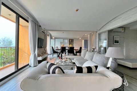 Condo in Hua Hin, Thailand, 4 bedrooms  № 168512 - photo 20