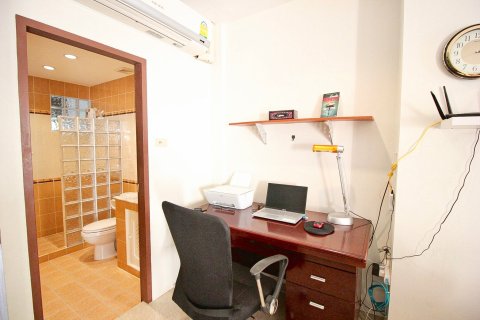 Townhouse in Cha-am, Thailand 3 bedrooms № 168515 - photo 12