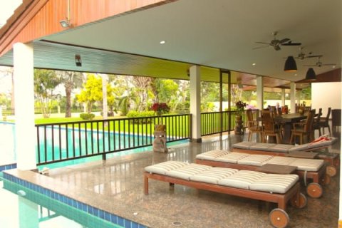 Villa in Hua Hin, Thailand 5 bedrooms № 168514 - photo 6