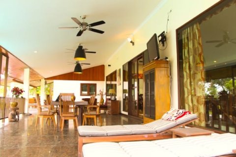 Villa in Hua Hin, Thailand 5 bedrooms № 168514 - photo 5