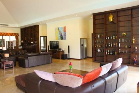 Villa in Hua Hin, Thailand 5 bedrooms № 168514 - photo 14