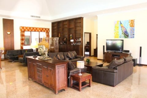 Villa in Hua Hin, Thailand 5 bedrooms № 168514 - photo 17
