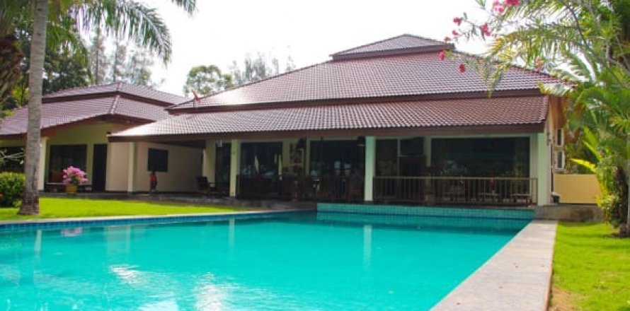 Villa in Hua Hin, Thailand 5 bedrooms № 168514