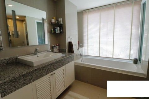 Condo in Hua Hin, Thailand, 2 bedrooms  № 168517 - photo 12