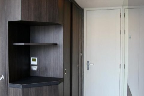 Condo à Sathon, Bangkok, Thaïlande, 2 chambres  № 154005 - photo 9